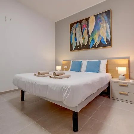 Elegant Penthouse Panoramic Terrace * Sliema