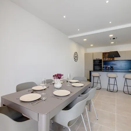 Elegant Penthouse Panoramic Terrace