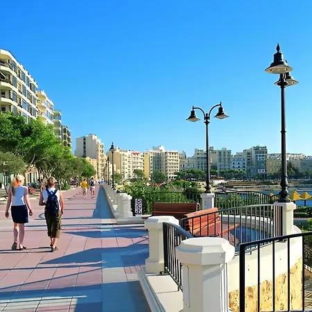 Daire Elegant Penthouse Panoramic Terrace Sliema