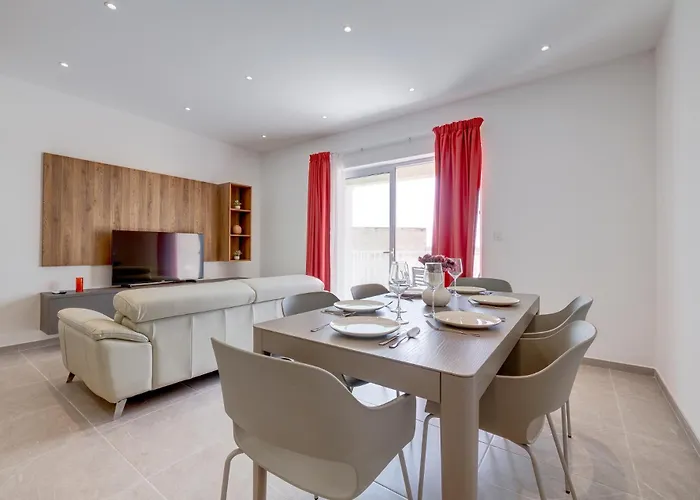 Elegant Penthouse Panoramic Terrace * Sliema