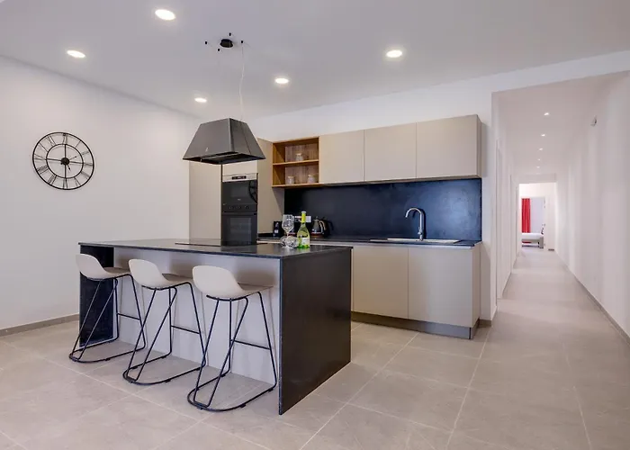 Elegant Penthouse Panoramic Terrace By Buena Vista Sliema